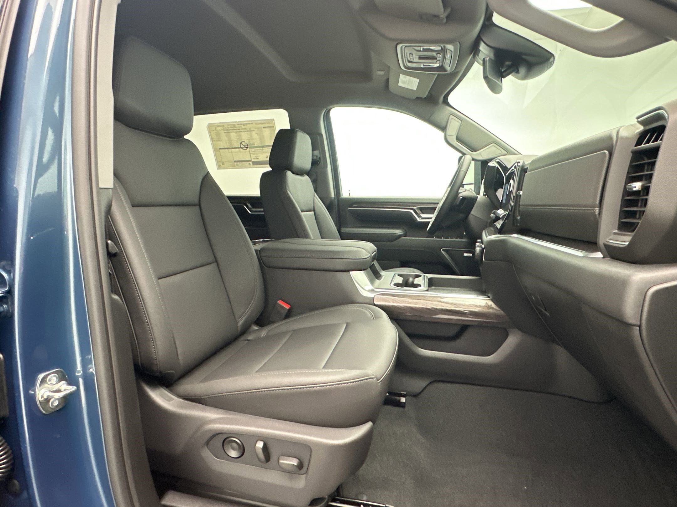 2026 Chevrolet Silverado 3500 HD LTZ - Photo 29