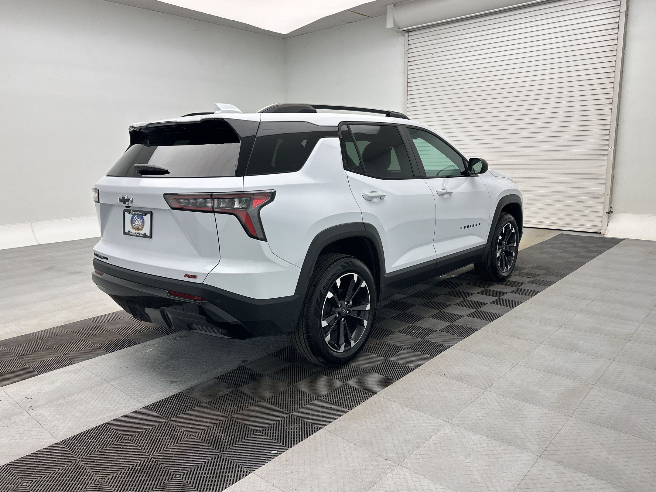2027 Chevrolet Equinox RS - Photo 9