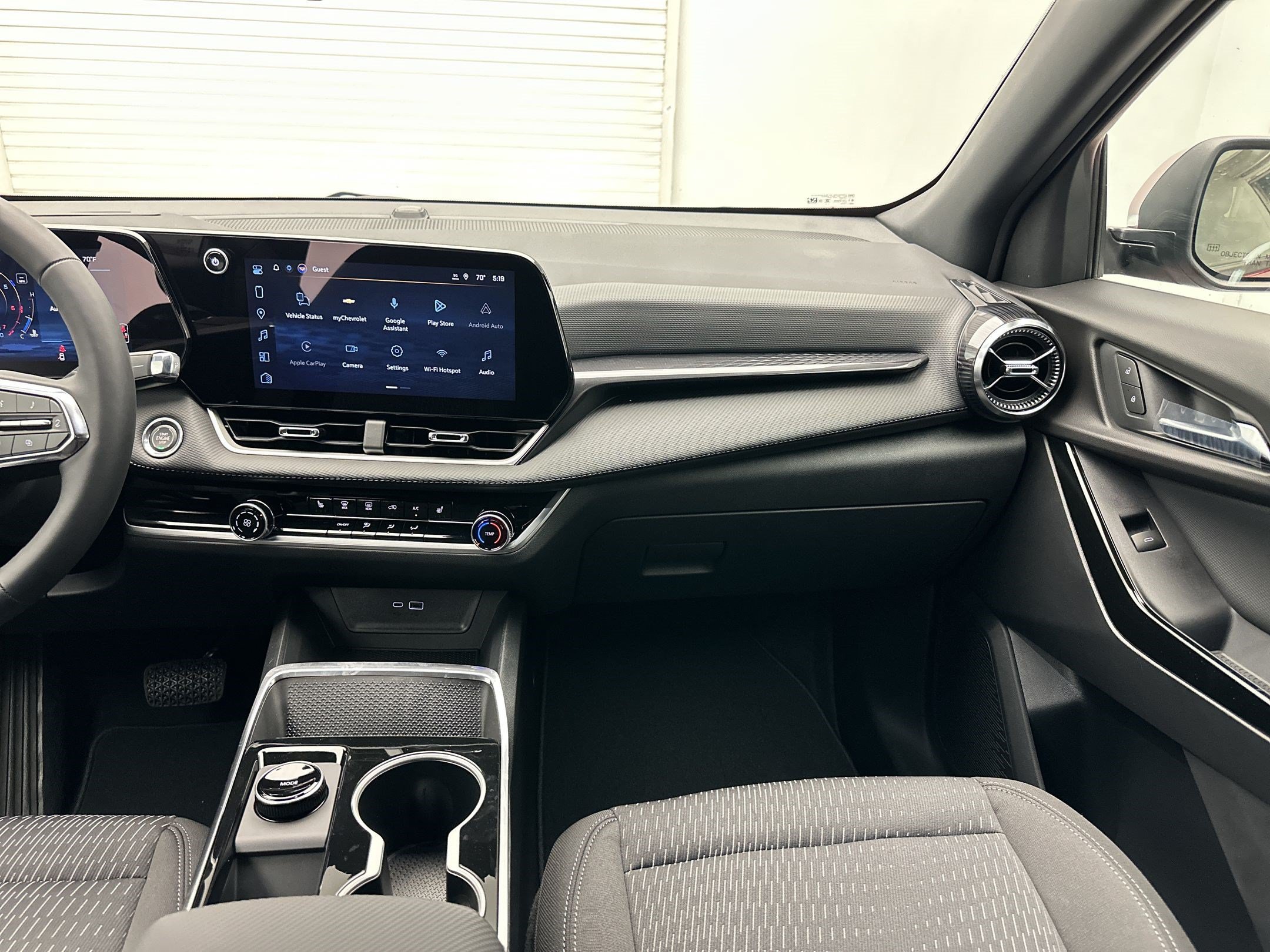 2027 Chevrolet Equinox LT - Photo 29
