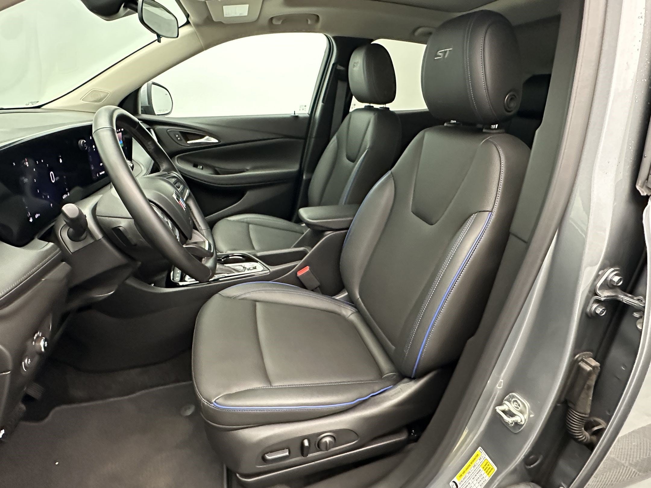 2025 Buick Encore GX Sport Touring - Photo 5