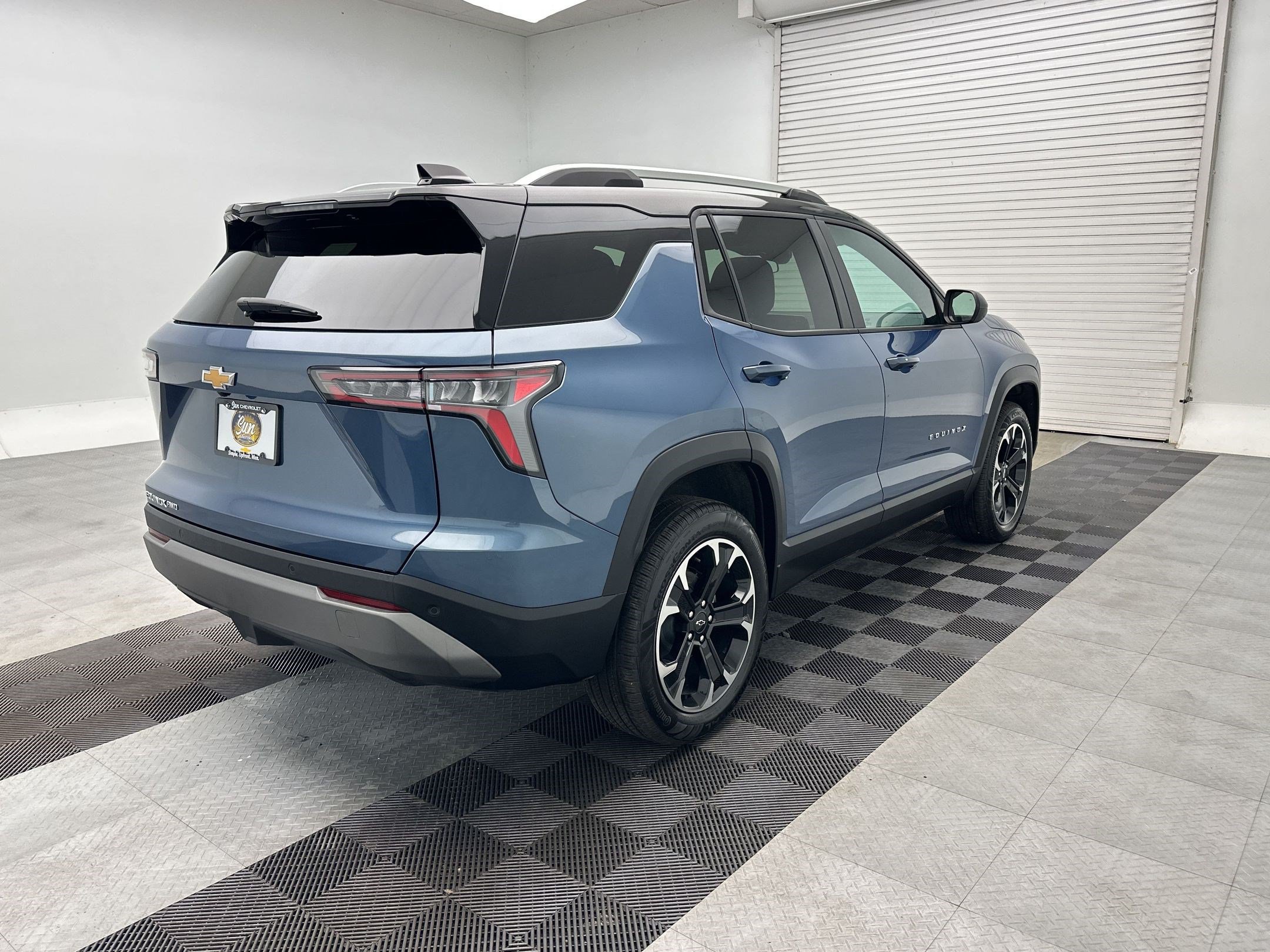 2027 Chevrolet Equinox LT - Photo 9