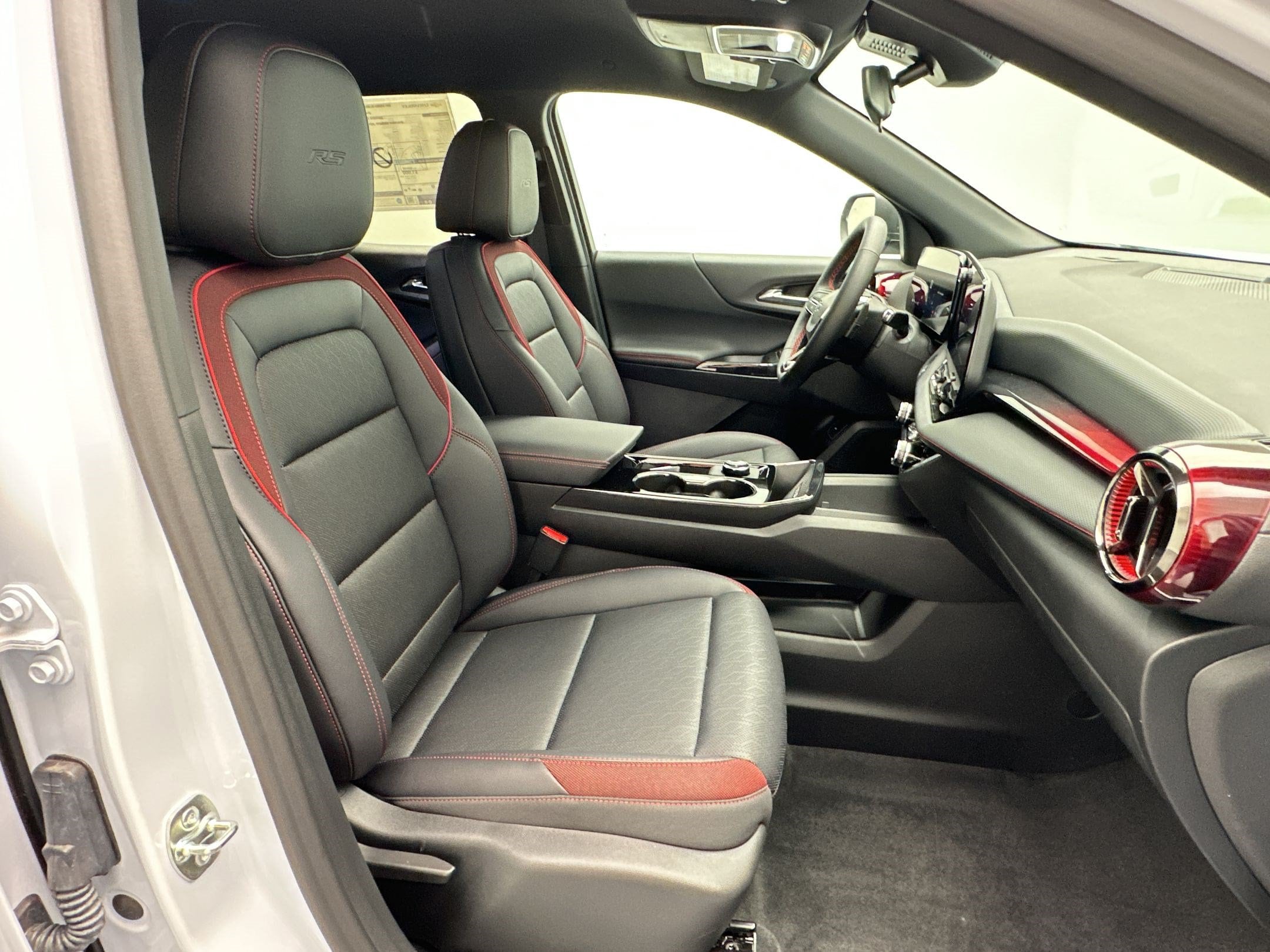 2027 Chevrolet Equinox RS - Photo 24
