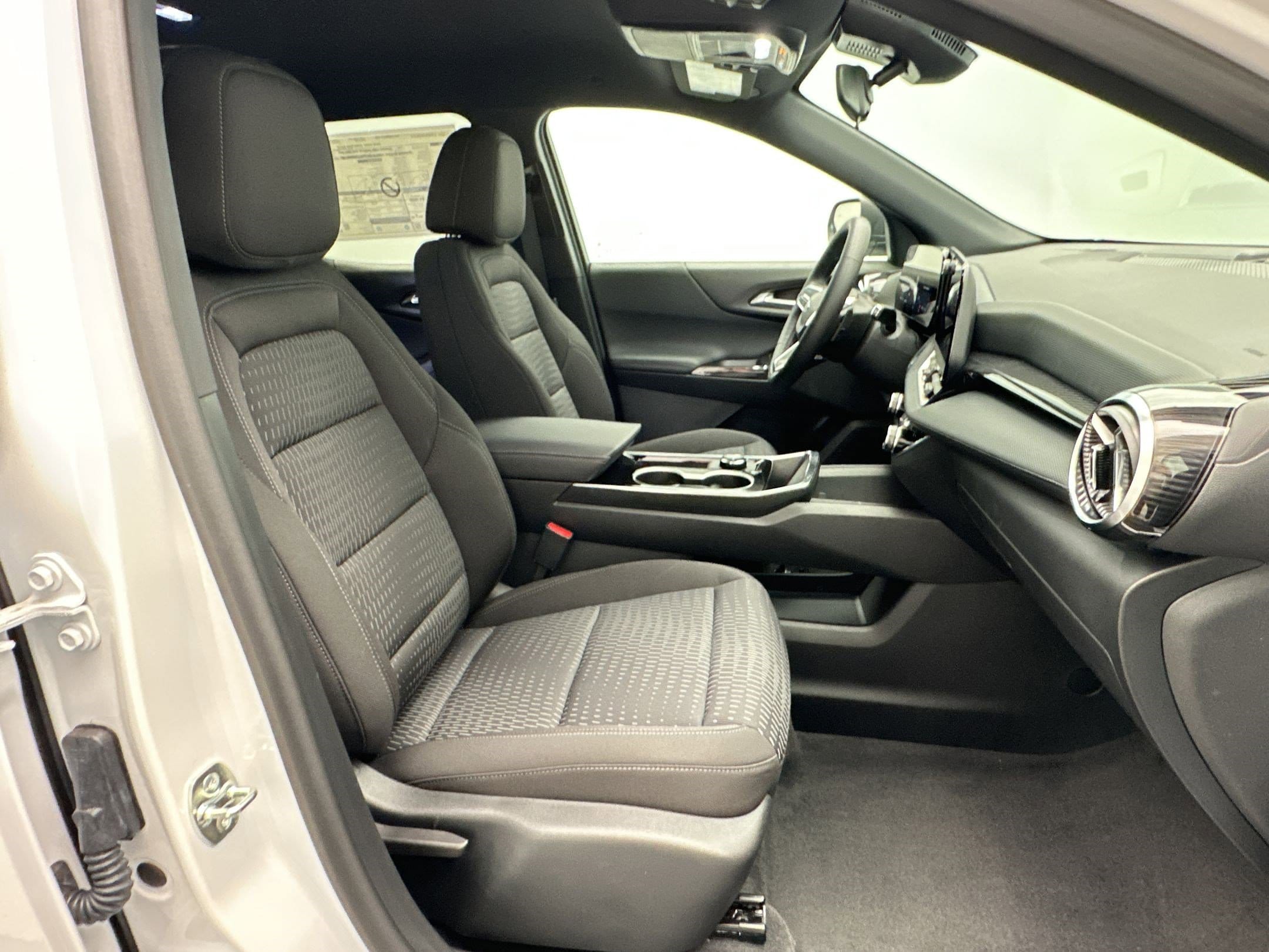 2026 Chevrolet Equinox LT - Photo 29