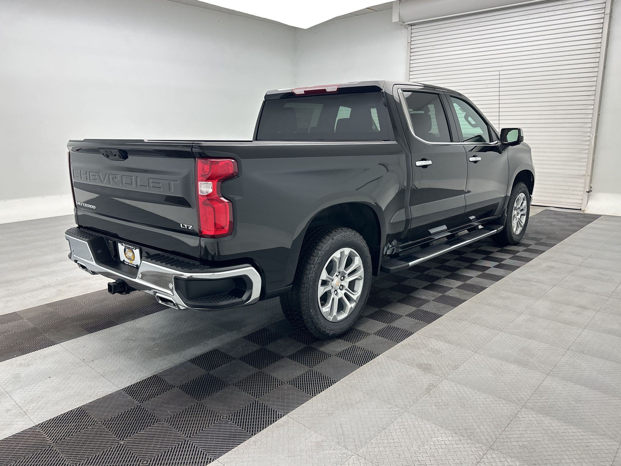 2026 Chevrolet Silverado 1500 LTZ - Photo 9