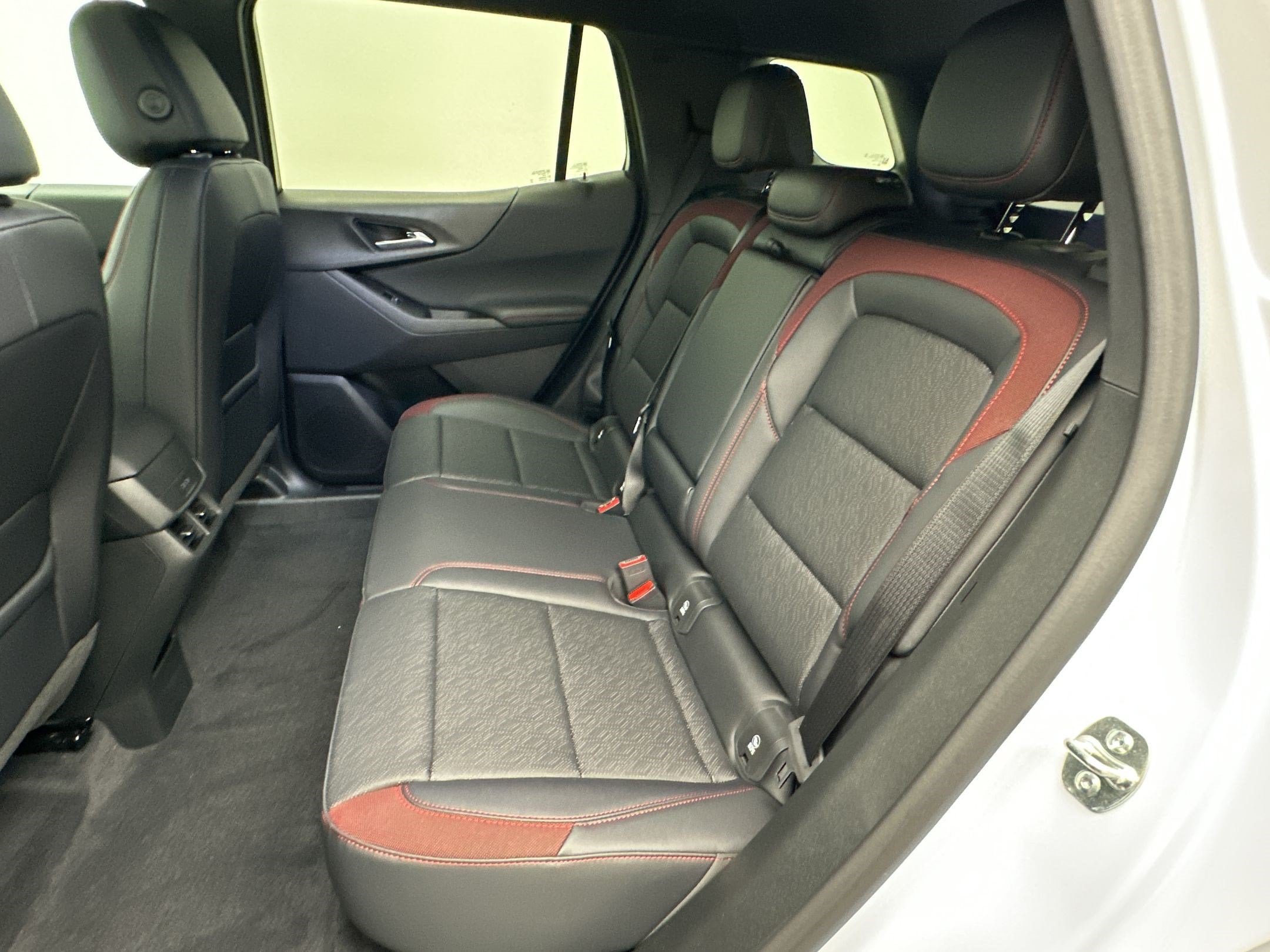 2027 Chevrolet Equinox RS - Photo 22