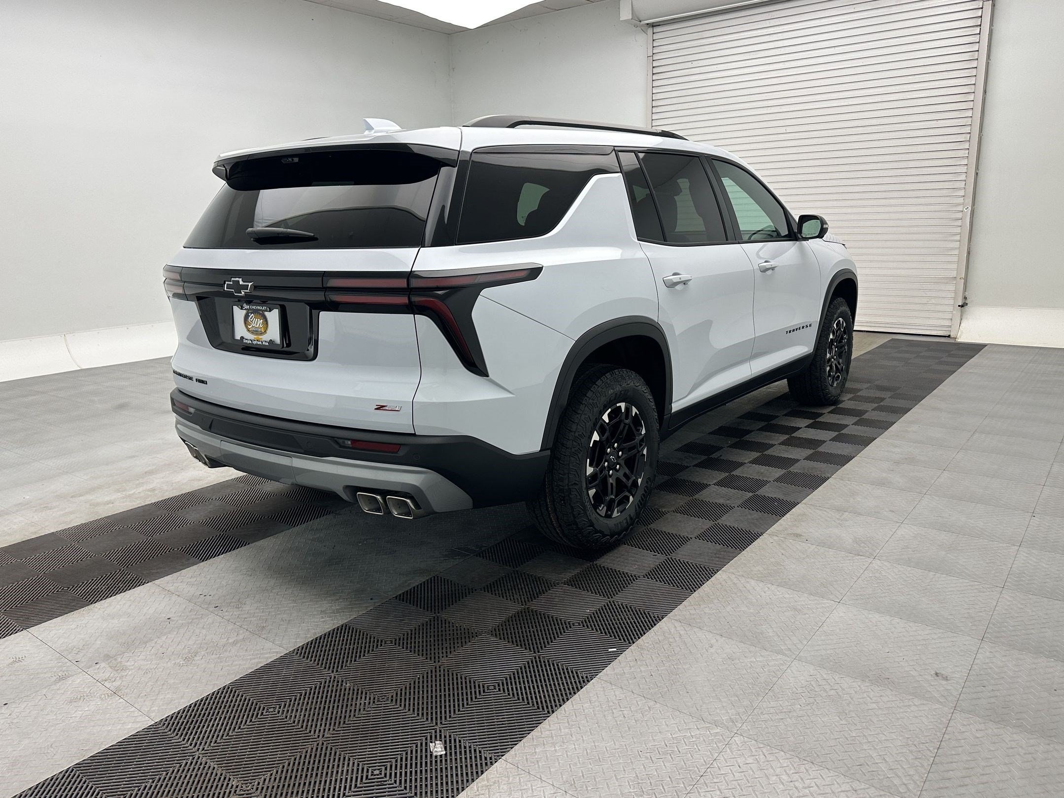 2027 Chevrolet Traverse Z71 - Photo 9