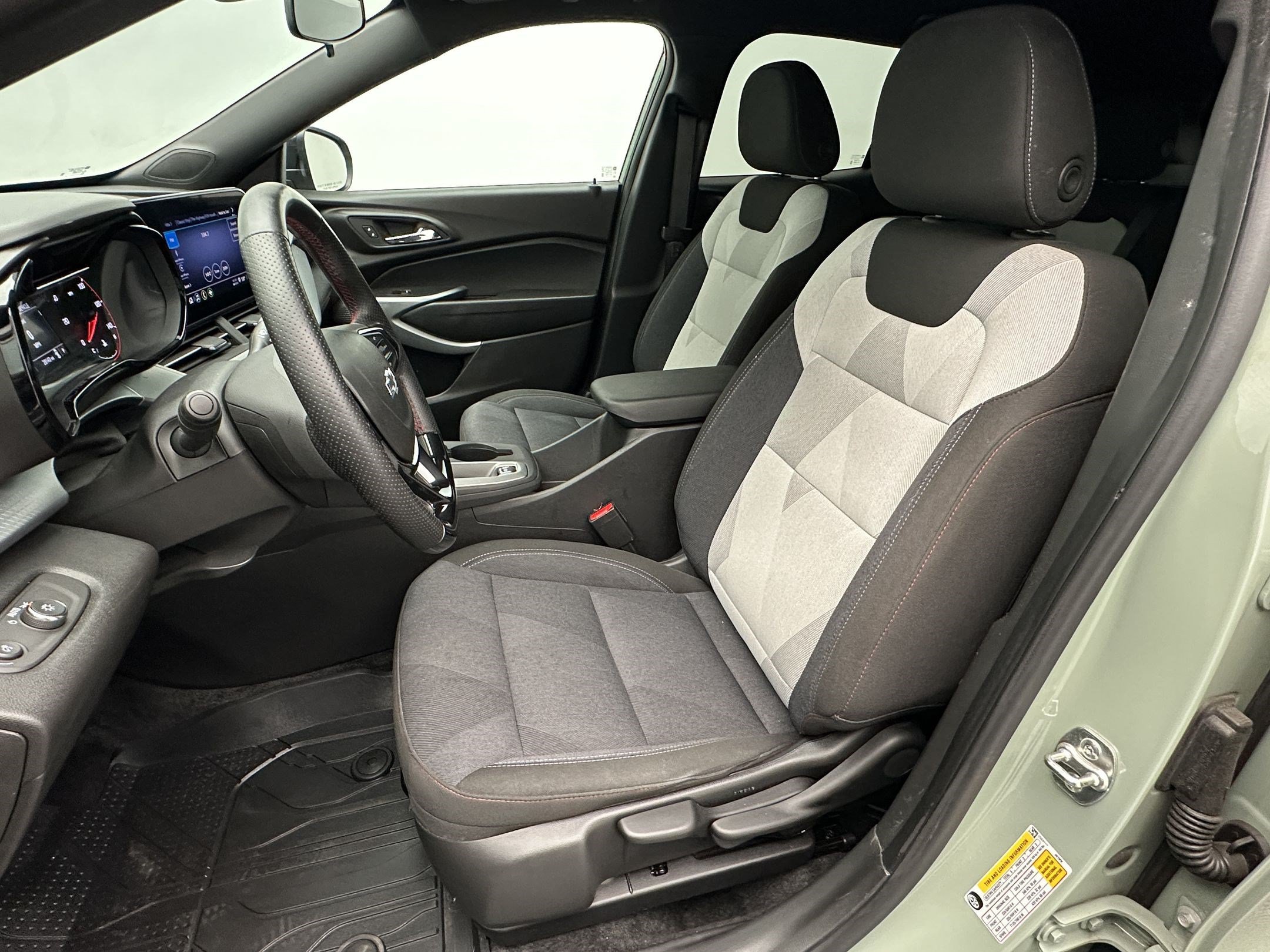 Used 2024 Chevrolet Trax 1RS SUV