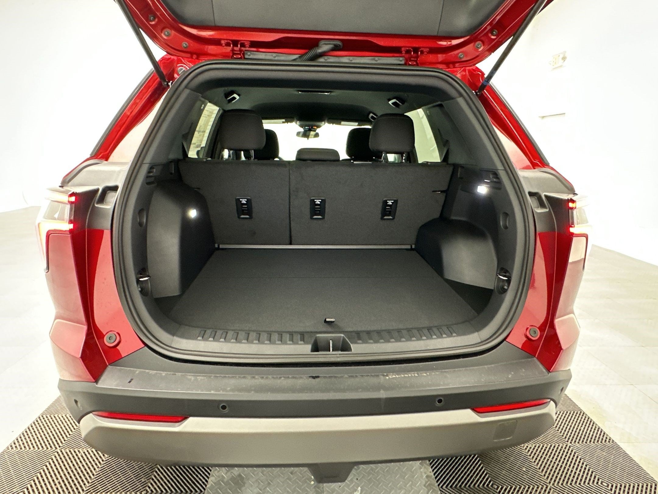 2027 Chevrolet Equinox LT - Photo 24