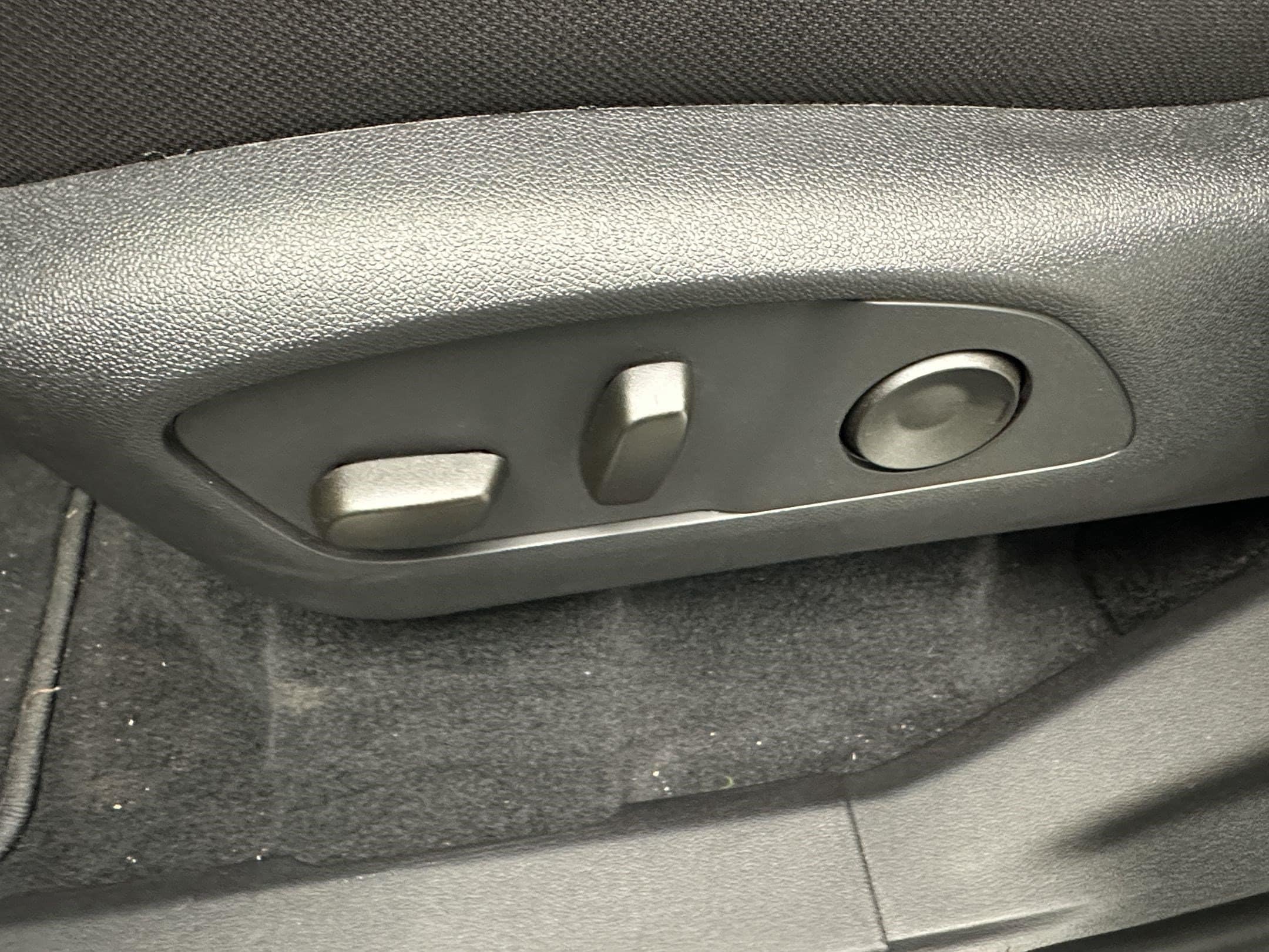 2026 GMC Acadia Elevation - Photo 15