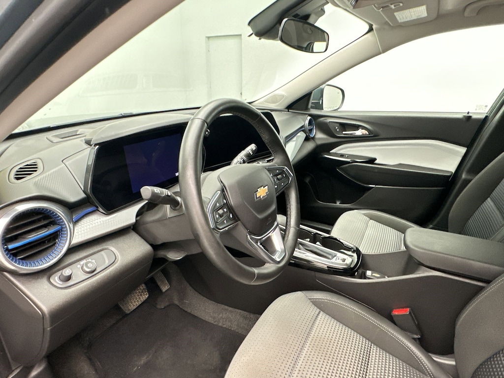 Used 2025 Chevrolet Trax LT SUV