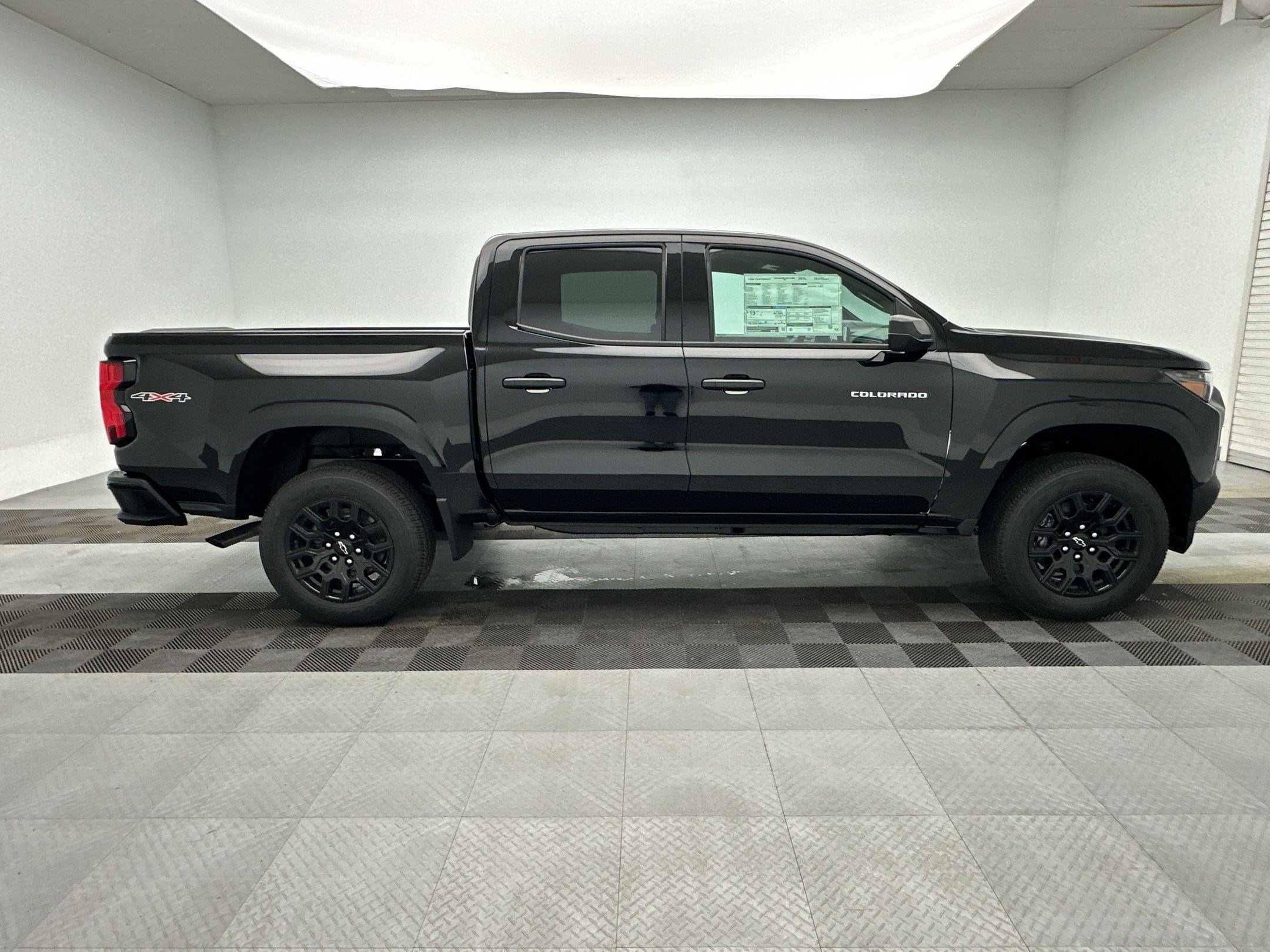 2026 Chevrolet Colorado Work Truck - Photo 8