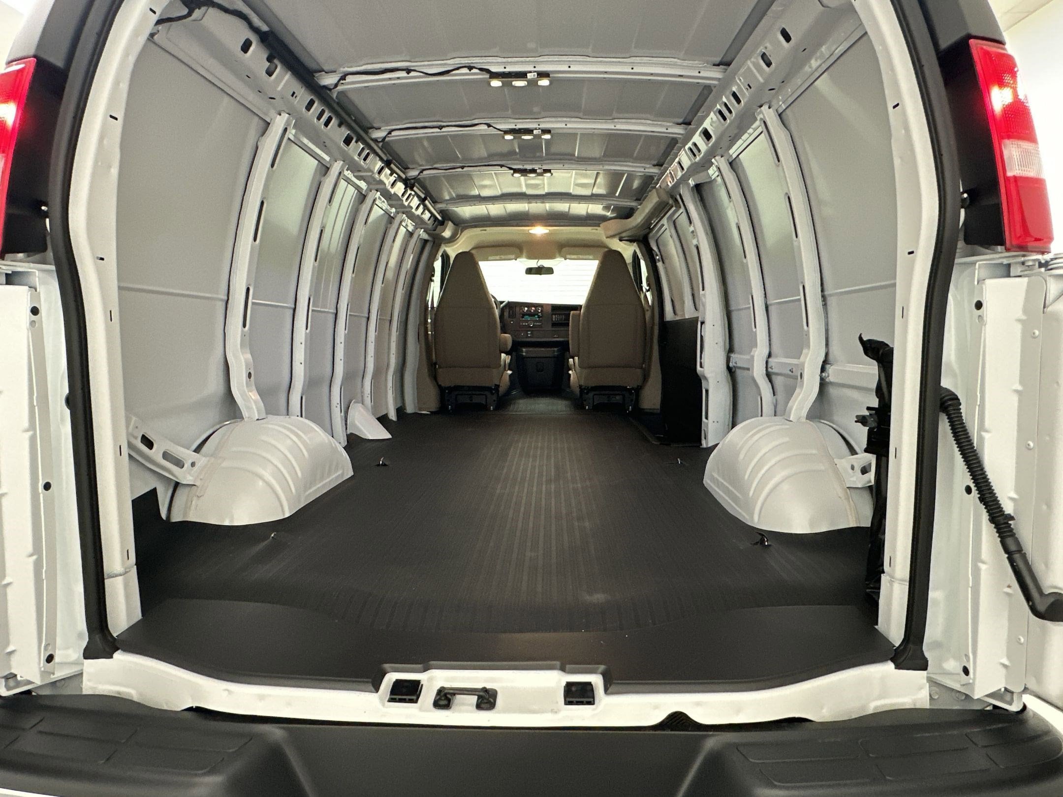 2026 Chevrolet Express Cargo Work Van - Photo 27