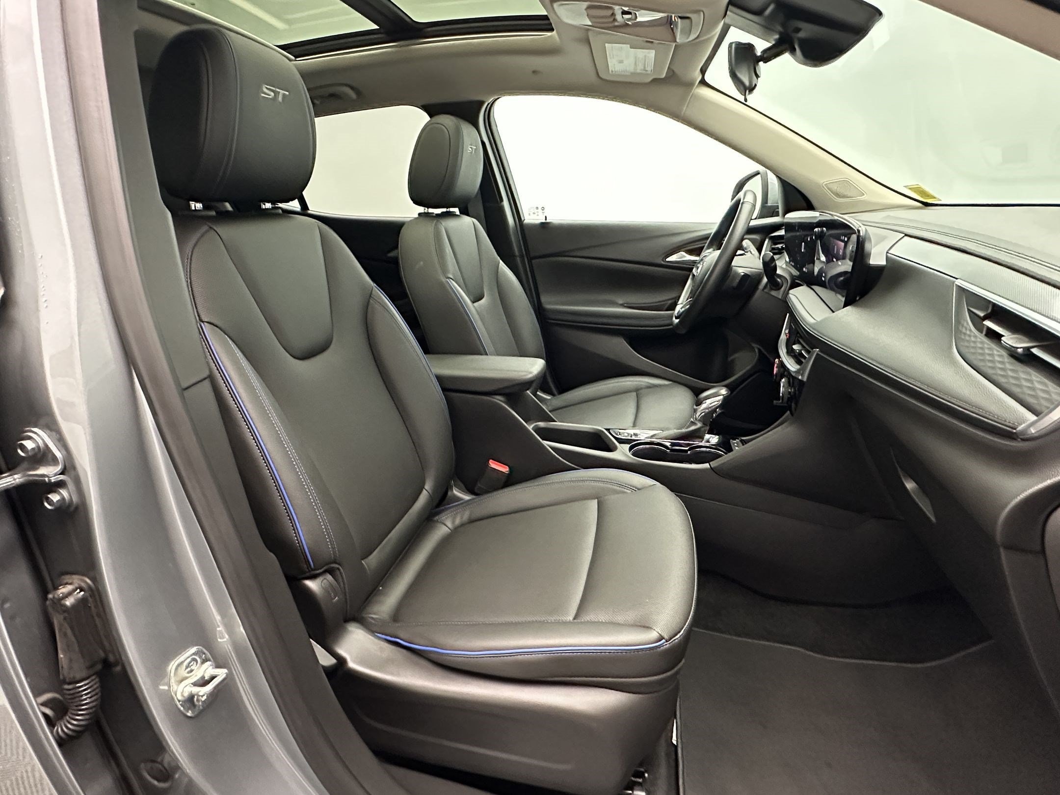 2025 Buick Encore GX Sport Touring - Photo 25