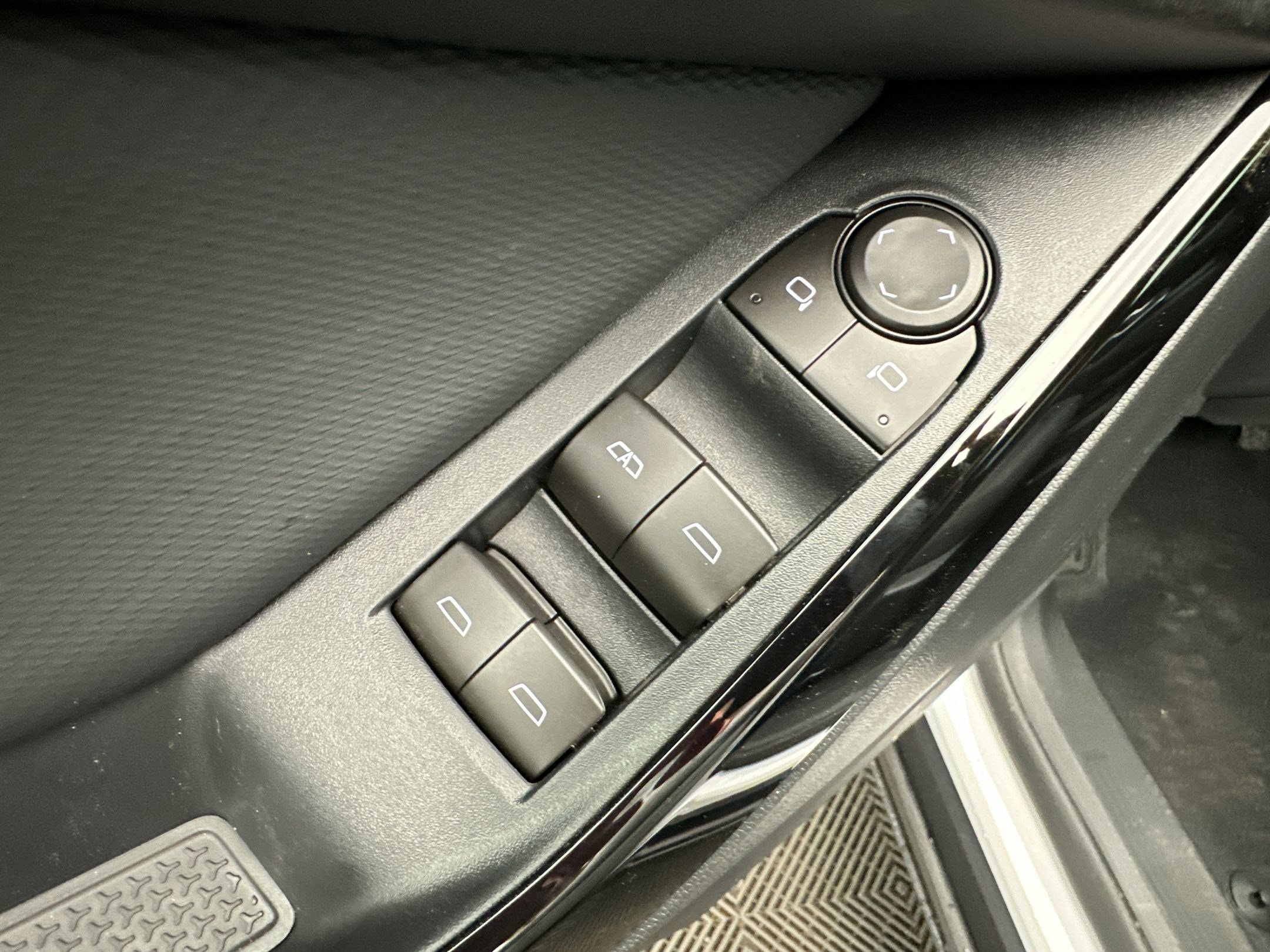 2026 Chevrolet Equinox LT - Photo 20