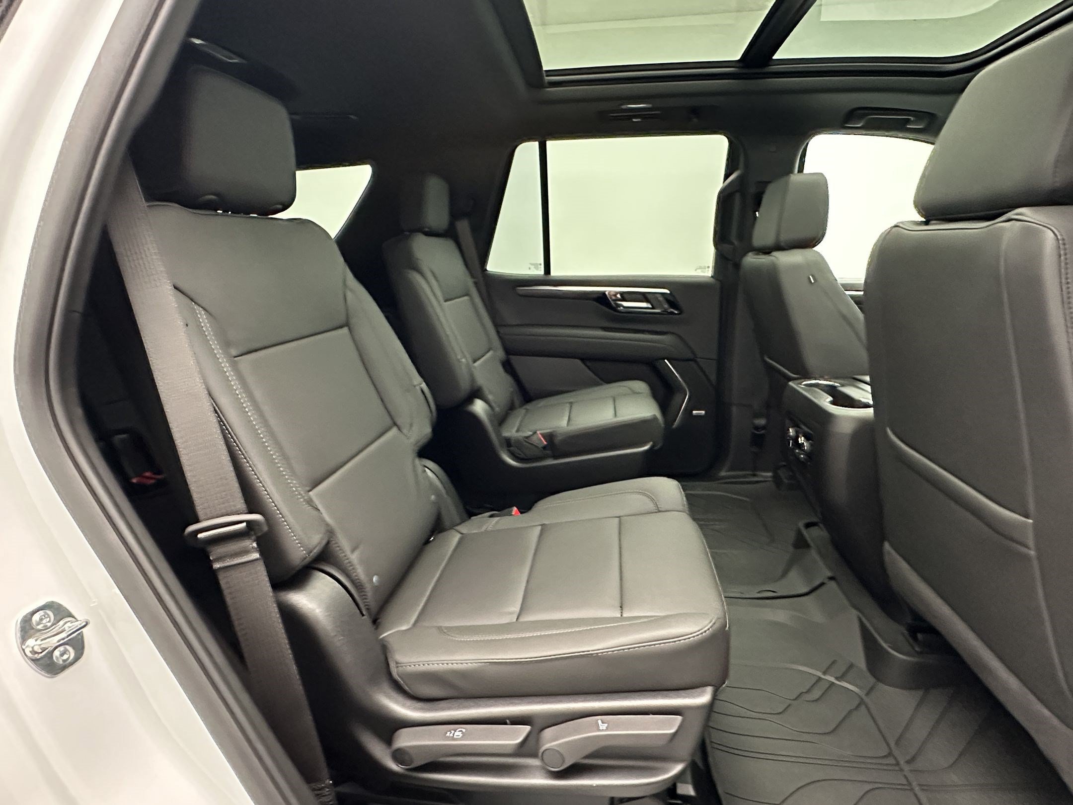 2026 Chevrolet Tahoe LT - Photo 34