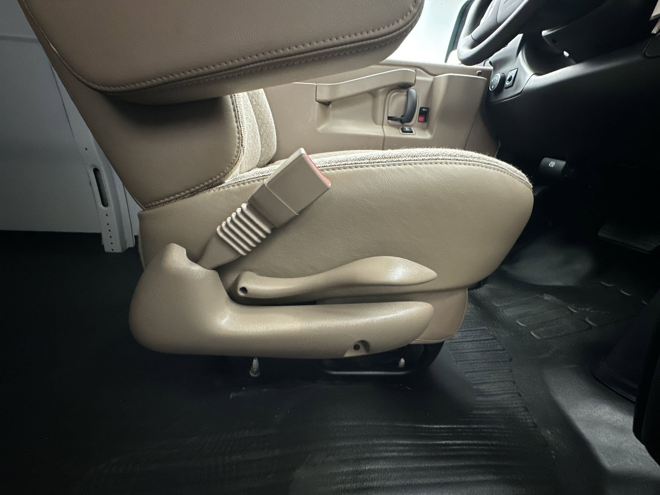 2026 Chevrolet Express Cargo Work Van - Photo 20