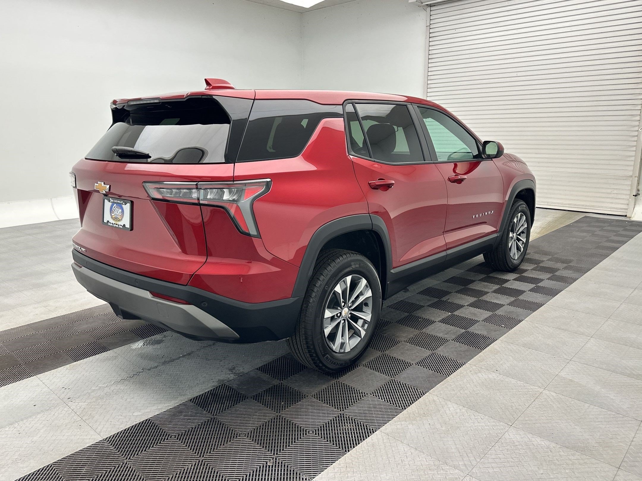 2027 Chevrolet Equinox LT - Photo 9