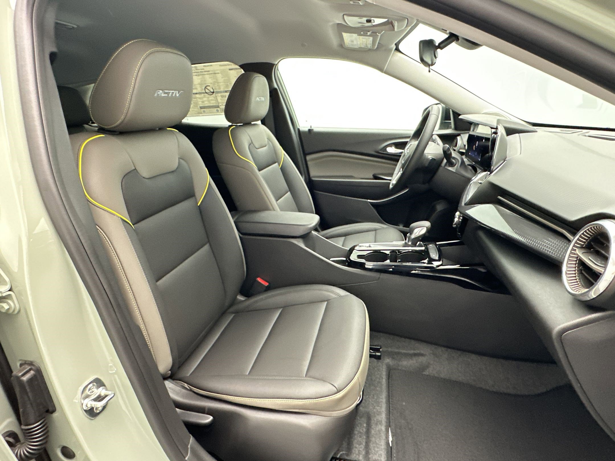 2026 Chevrolet Trax Activ - Photo 28