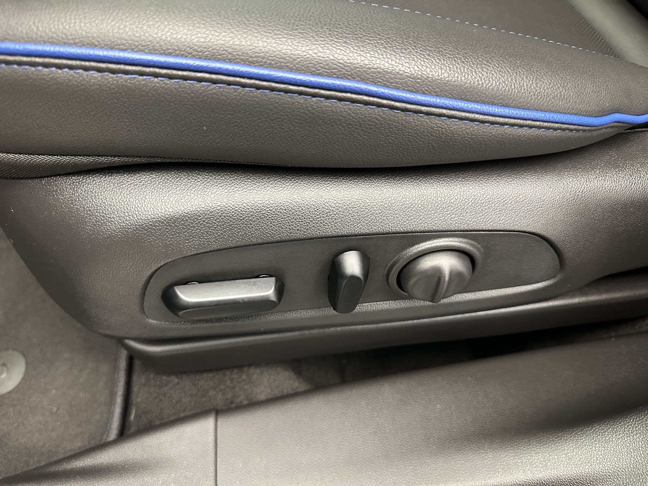 2025 Buick Encore GX Sport Touring - Photo 15