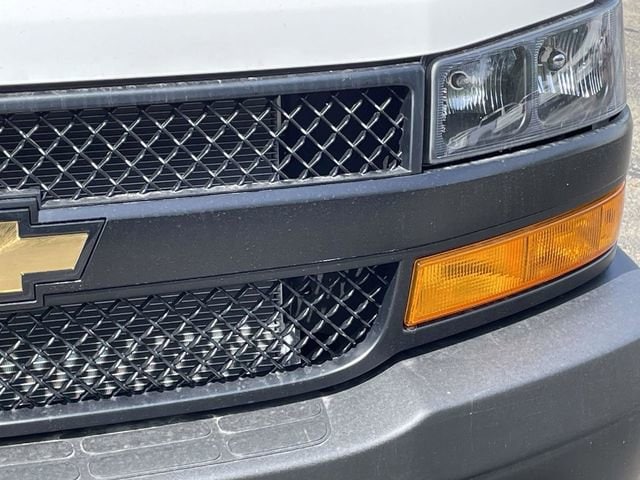 2025 Chevrolet Express Cargo Work Van - Photo 10