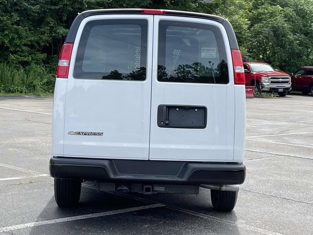 2025 Chevrolet Express Cargo Work Van - Photo 4
