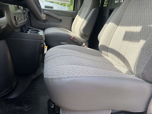 2025 Chevrolet Express Cargo Work Van - Photo 13