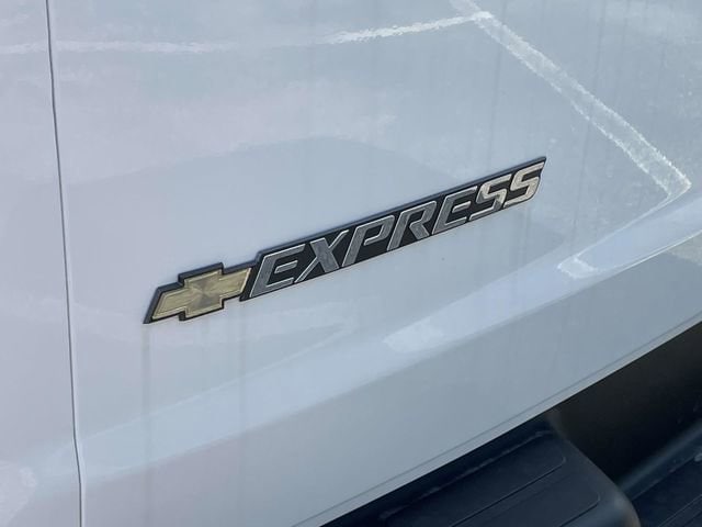 2025 Chevrolet Express Cargo Work Van - Photo 11
