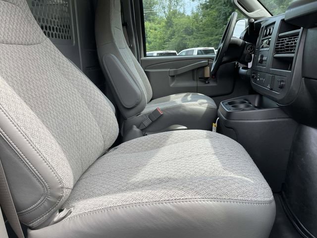 2025 Chevrolet Express Cargo Work Van - Photo 17