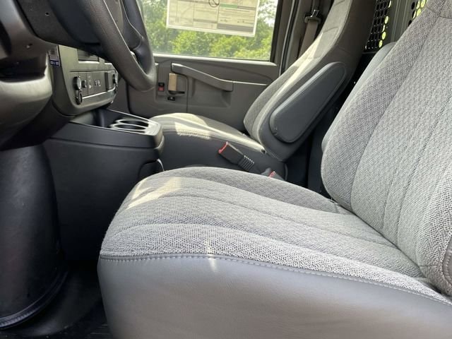 2025 Chevrolet Express Cargo Work Van - Photo 13