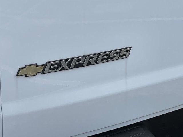 2025 Chevrolet Express Cargo Work Van - Photo 11