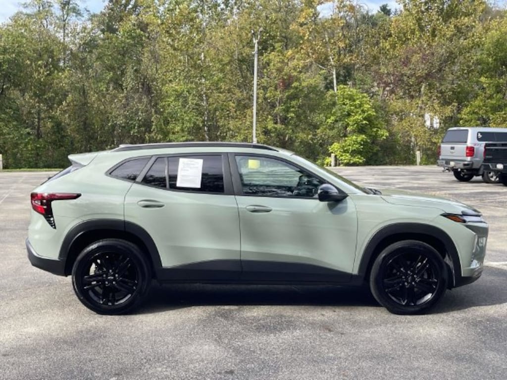 Used 2024 Chevrolet Trax Activ SUV