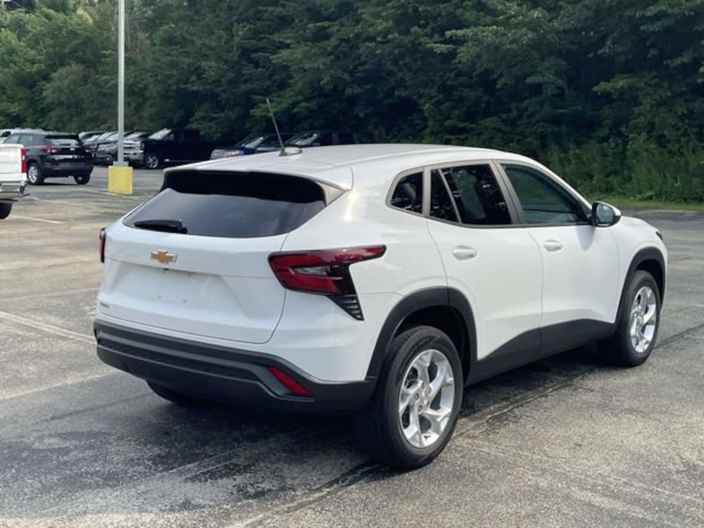 Used 2024 Chevrolet Trax LS SUV
