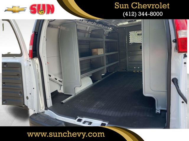 2025 Chevrolet Express 2500 Work Van HD's photo
