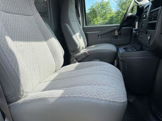 2025 Chevrolet Express Cargo Work Van - Photo 17
