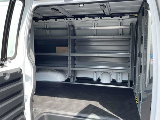 2025 Chevrolet Express Cargo Work Van - Photo 16