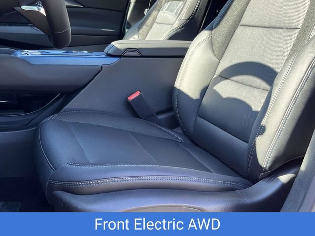 2025 Chevrolet Equinox EV LT - Photo 13
