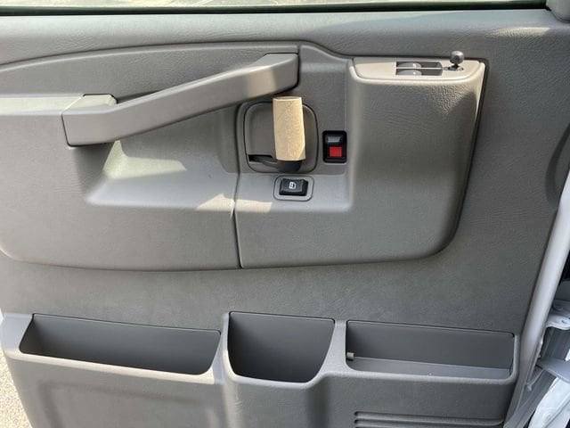 2025 Chevrolet Express Cargo Work Van - Photo 23