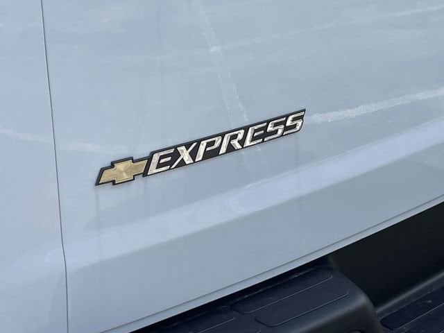 2025 Chevrolet Express Cargo Work Van - Photo 13