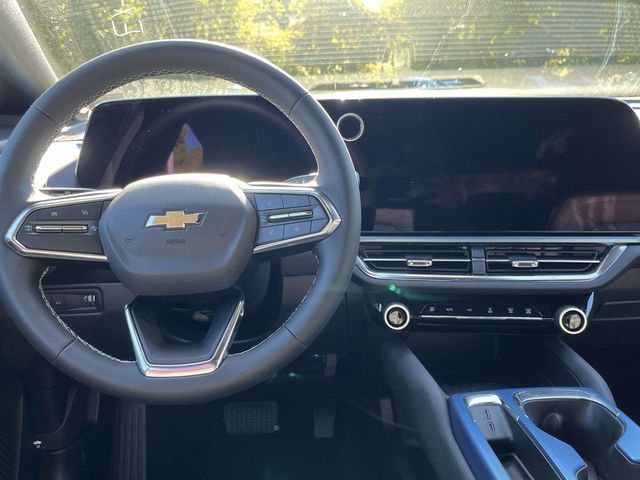2025 Chevrolet Equinox EV LT - Photo 21