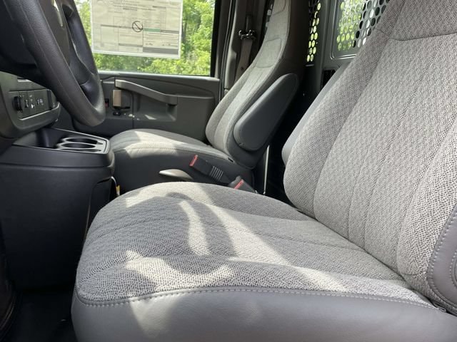 2025 Chevrolet Express Cargo Work Van - Photo 12