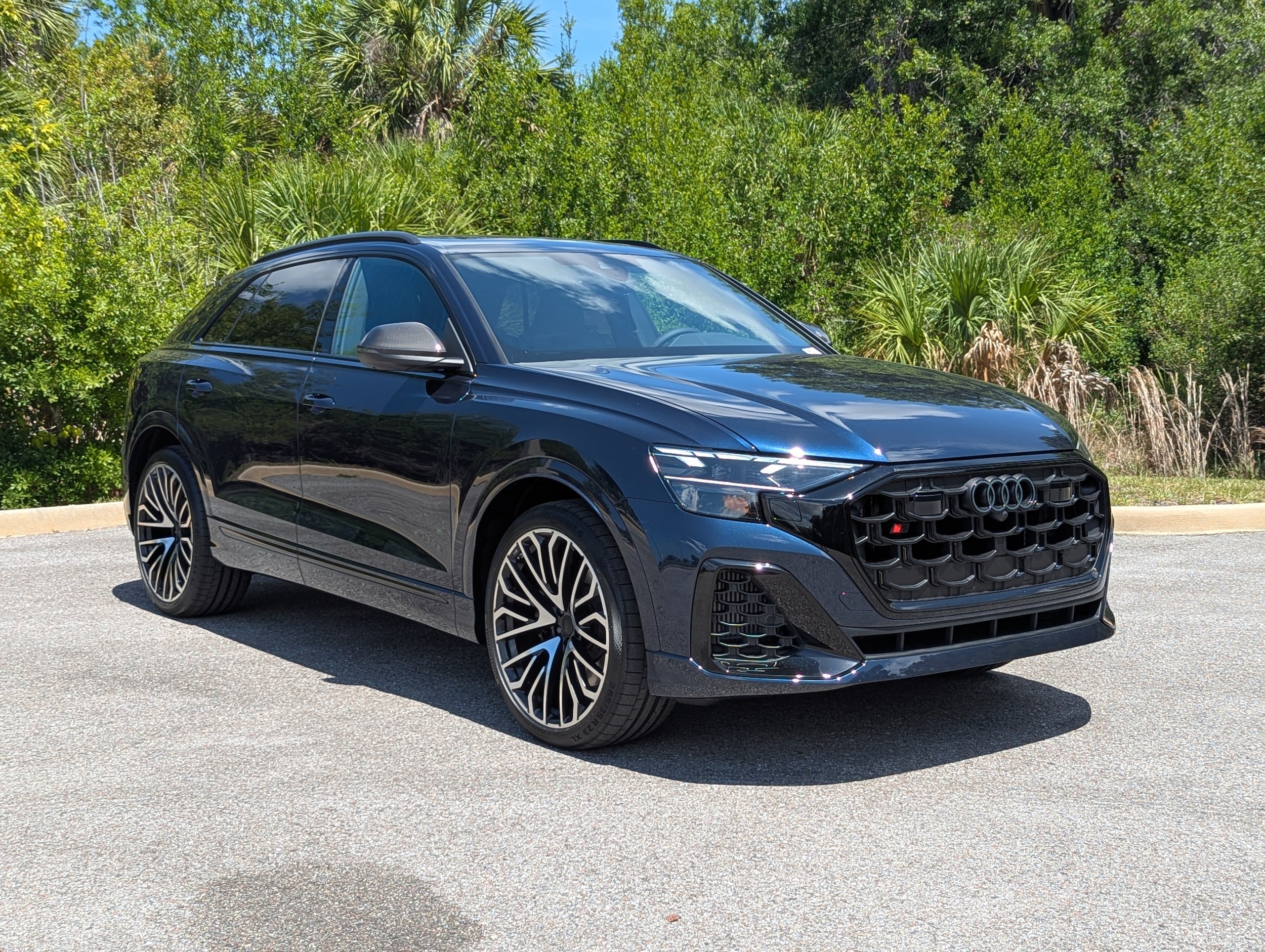 2026 Audi SQ8 Premium Plus quattro's photo