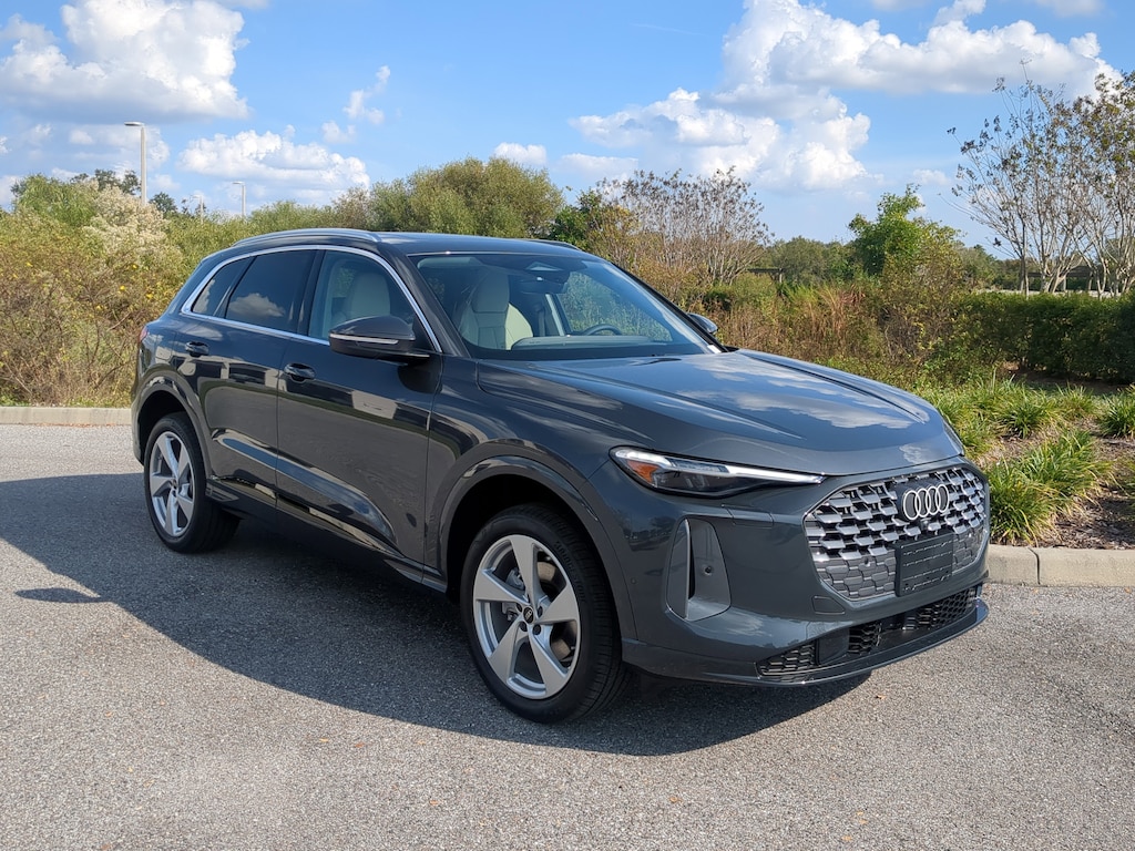 New 2025 Audi Q5 2.0T Premium SUV