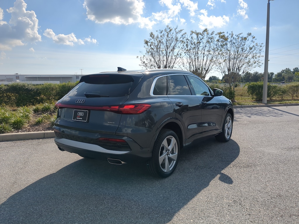 New 2025 Audi Q5 2.0T Premium SUV