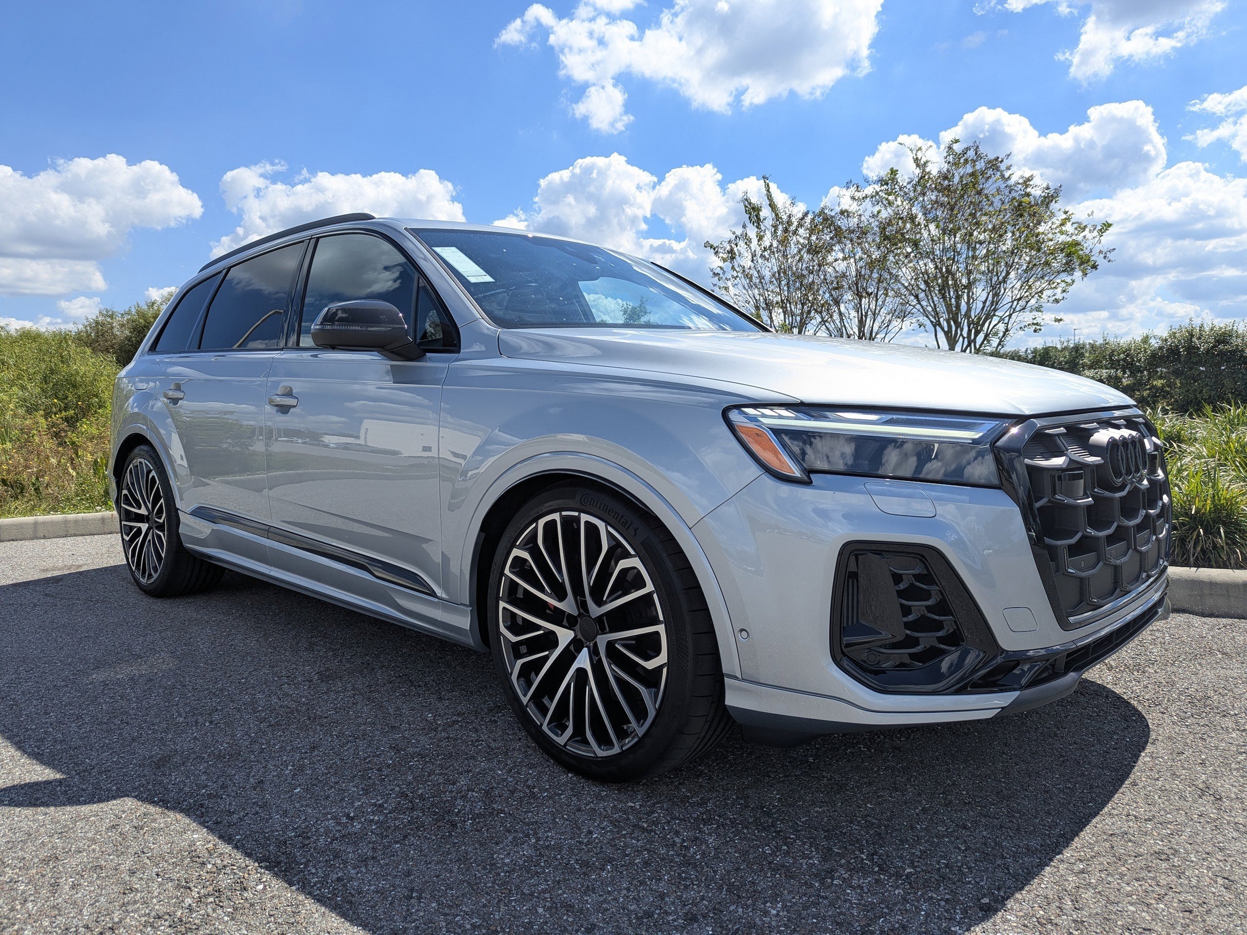 2026 Audi SQ7 Premium Plus's photo