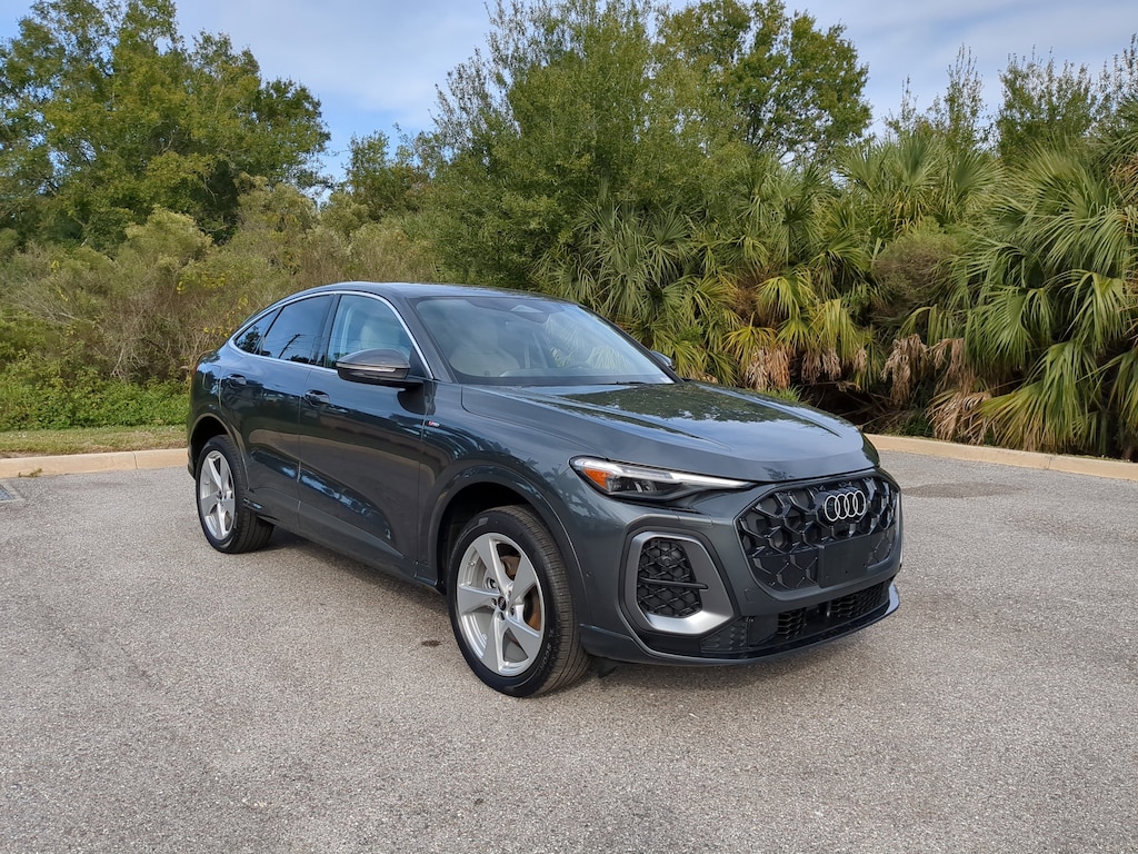 New 2025 Audi Q5 2.0T Prestige SUV