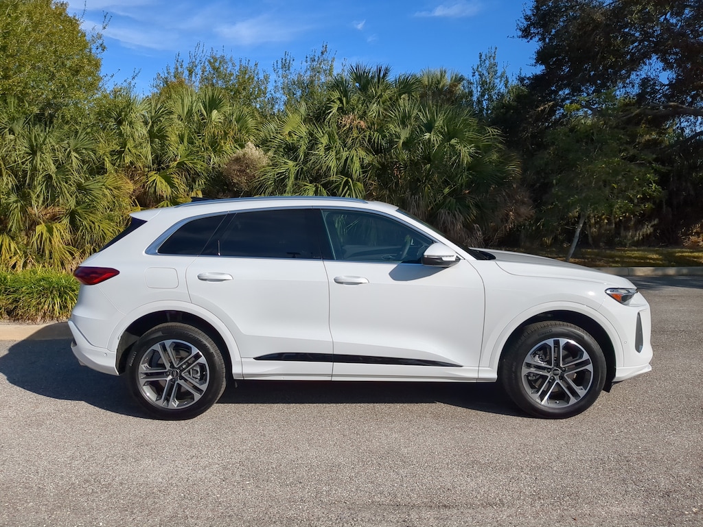 New 2025 Audi Q5 2.0T Premium SUV