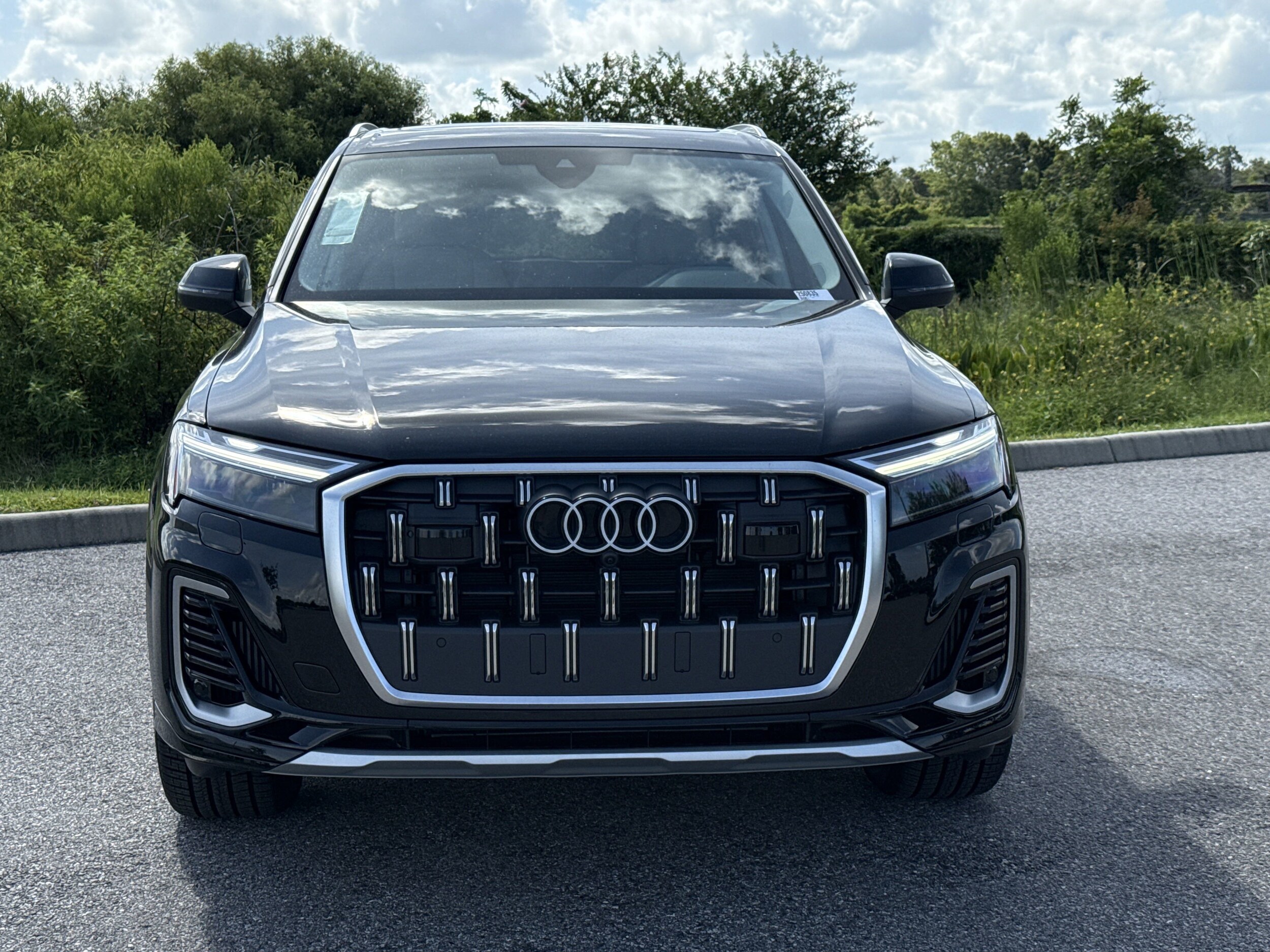 2025 Audi Q7 55 Premium Plus photo 2