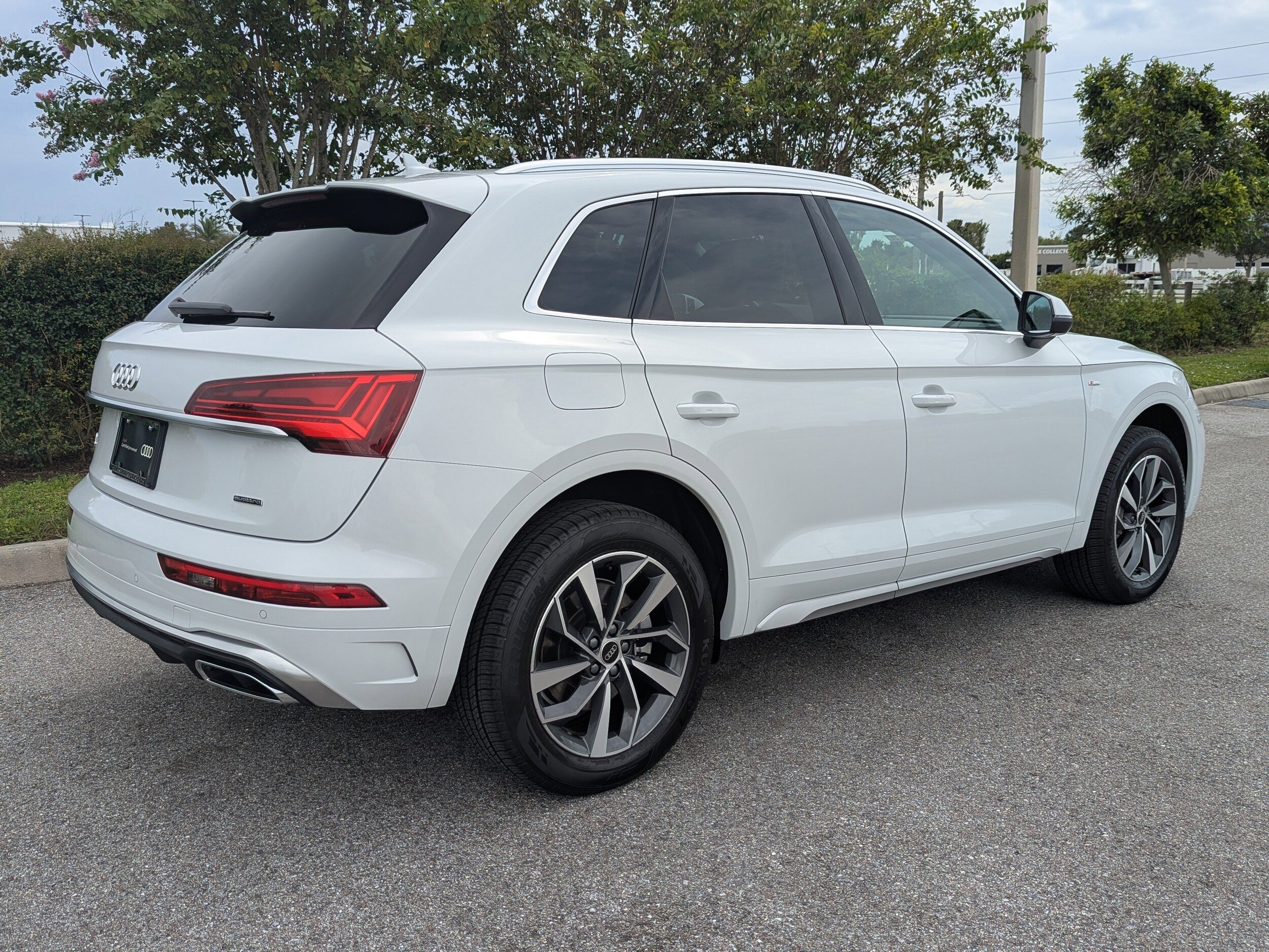 2025 Audi Q5 S line Premium Plus photo 3