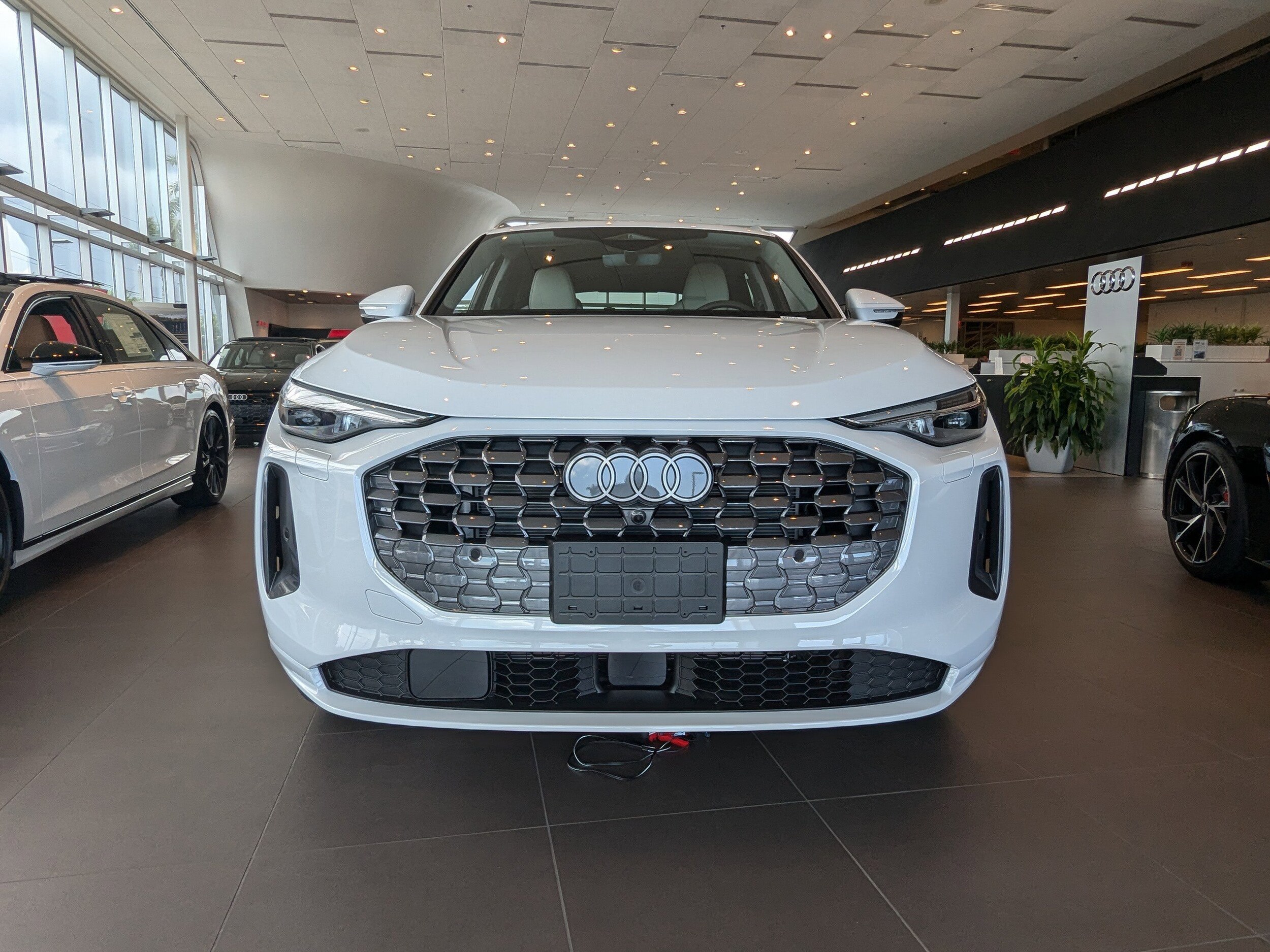 2025 Audi Q5 2.0T Premium Plus photo 2