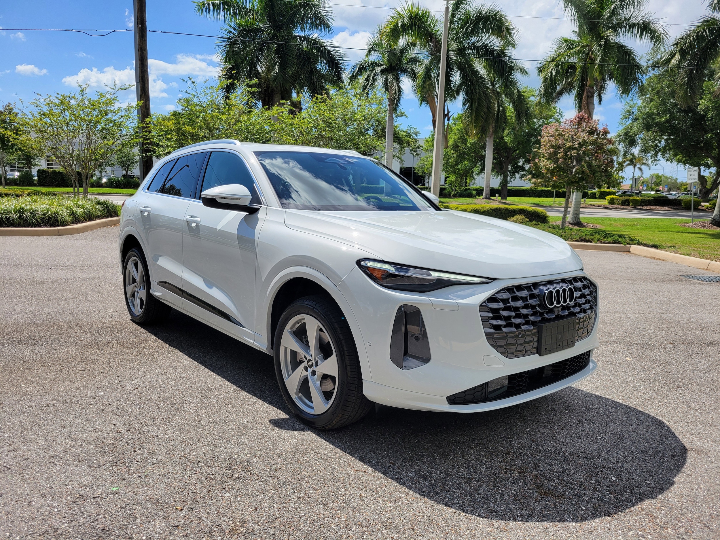2026 Audi Q5 Premium Plus quattro's photo